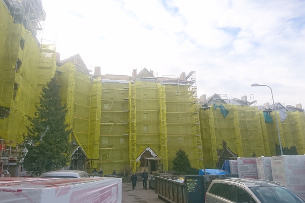 Упрощенная реновация фасада многоквартирного жилого дома в Адажах, Первая ул. д. 43